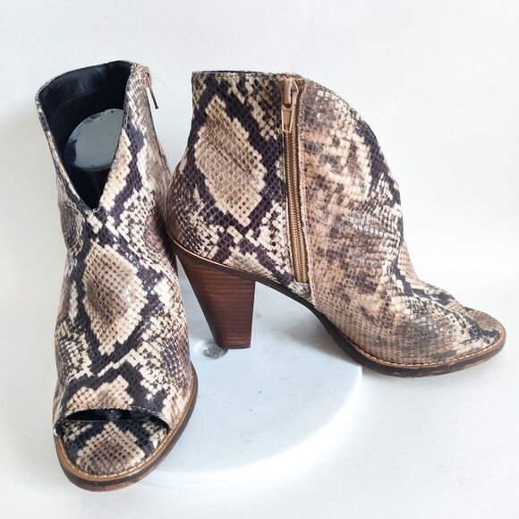 Jessica Simpson Jillrie Snakeskin V-Cut Leather Block Heel Ankle Boots Size 10 - Picture 1 of 9